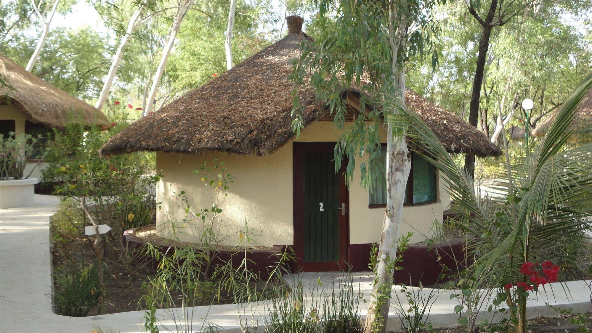 Отель Keur Saloum Toubakouta Экстерьер фото